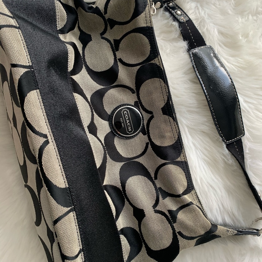 Authentic Coach handbag - Picture 5 of 7